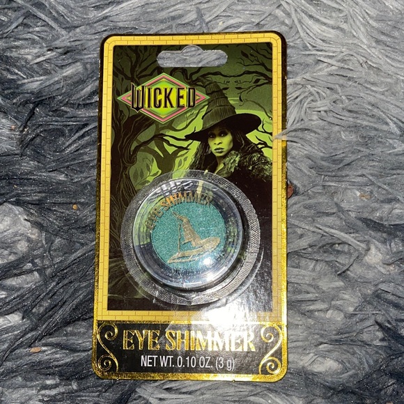 Wicked Makeup Set with Eye Shimmer and Lip Gloss-Green Witch - Picture 7 of 12